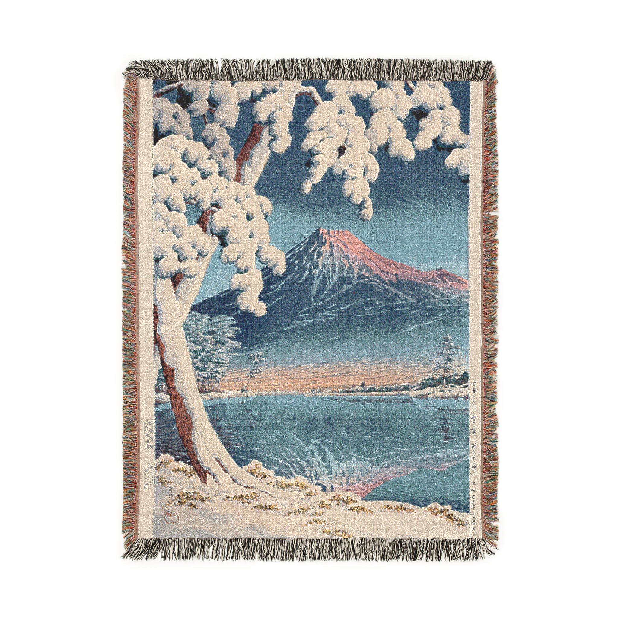 Woven Blanket — Mt Fuji After Snow at Tagonoura Bay — 富士の雪渓(田子の浦